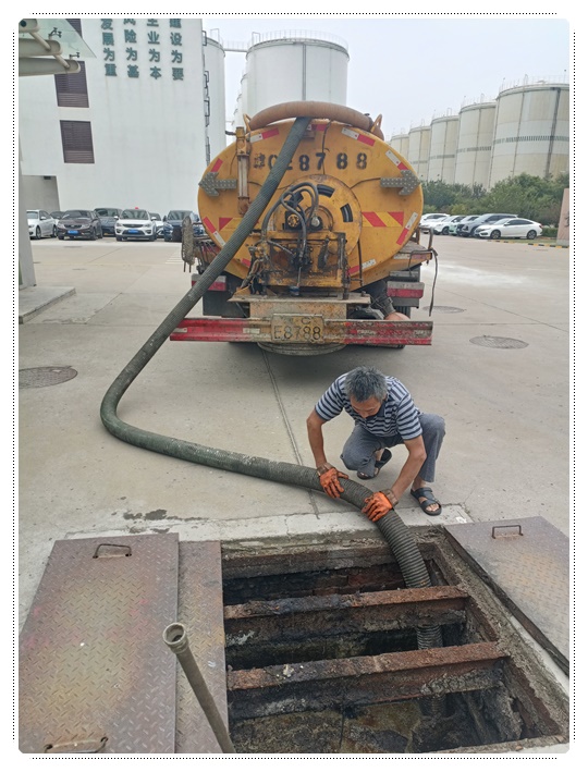 长阳隔油池清掏