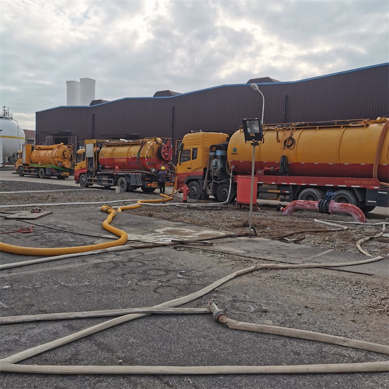 长阳污水池清理